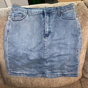 Brand new stretchy skirt from Missguided